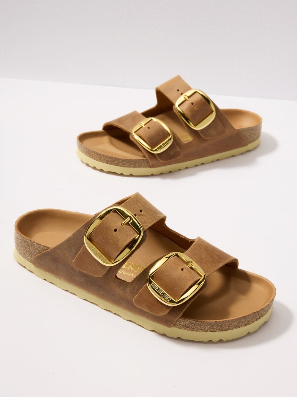 Birkenstock Arizona Big Buckle Sandals in Cognac Brown NWOT
